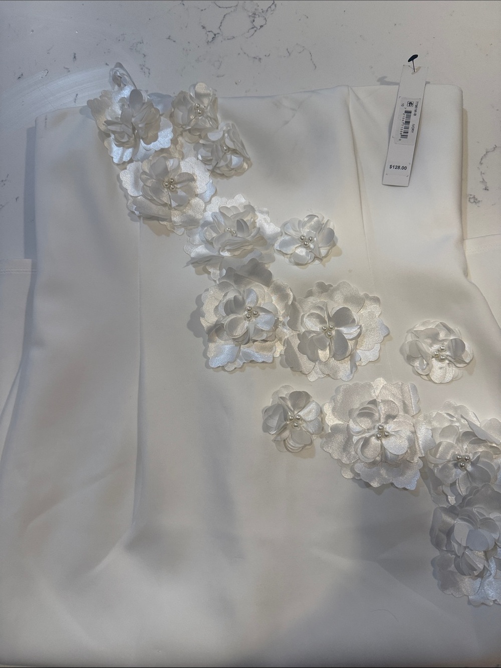 Elegant White Floral Appliqué Wedding Dress by
